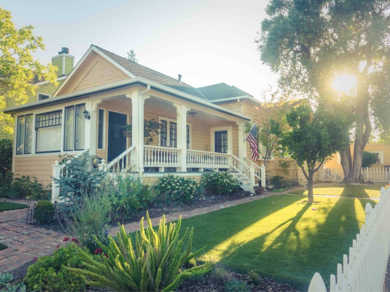 Common Electrical Issues in 10+ Year-Old Homes to Know